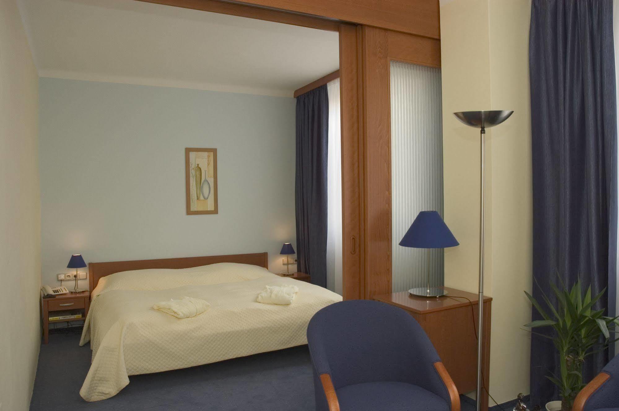 Hotel Central Plzeň Kültér fotó